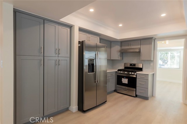 Detail Gallery Image 10 of 35 For 2215 Marshallfield Ln a,  Redondo Beach,  CA 90278 - 3 Beds | 2/1 Baths