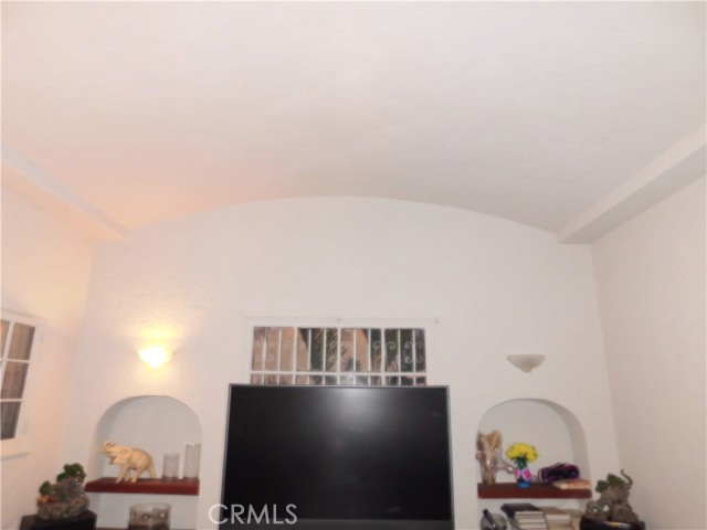 1319 S Downey Road, Los Angeles CA: https://media.crmls.org/medias/b4f20fef-d32d-45da-879c-3d02e7cebe52.jpg