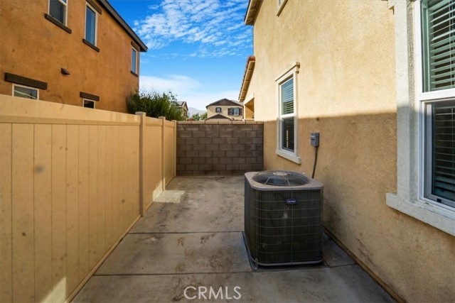 Detail Gallery Image 43 of 59 For 11086 Green Meadows Ln, Jurupa Valley,  CA 91752 - 4 Beds | 2/1 Baths