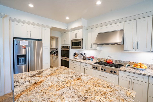 Detail Gallery Image 13 of 63 For 26775 Chamomile, Murrieta,  CA 92562 - 6 Beds | 4/1 Baths