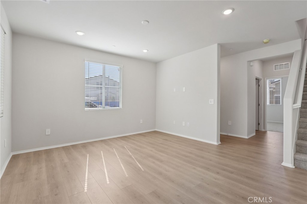 MLS #OC25222451 image #6