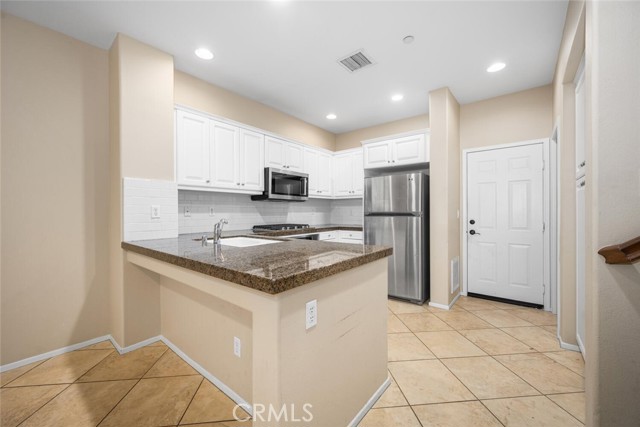 Detail Gallery Image 7 of 29 For 3358 via Trentino, Costa Mesa,  CA 92626 - 3 Beds | 2/1 Baths