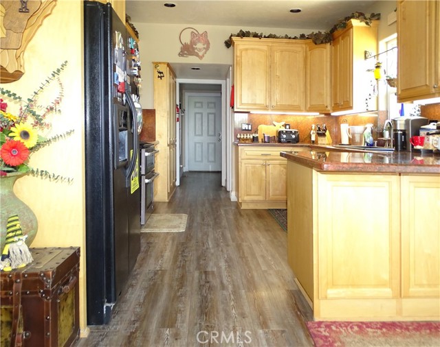 Detail Gallery Image 12 of 41 For 2097 Fox Ln, Big Bear City,  CA 92314 - 4 Beds | 3/1 Baths