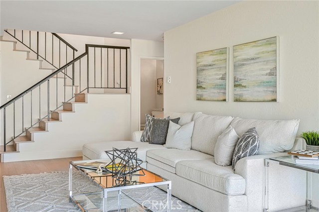 54 Cresta Verde Drive, Rolling Hills Estates CA: https://media.crmls.org/medias/b4f588d6-3957-41f5-80a7-8fa333ff4940.jpg