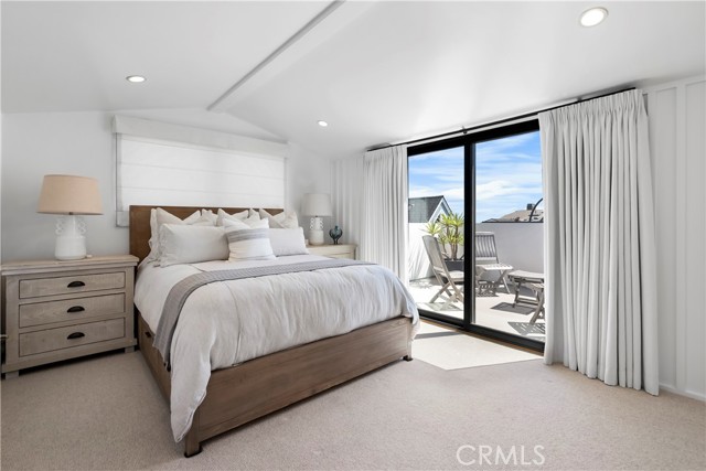 112 30th Street, Newport Beach CA: https://media.crmls.org/medias/b4f62292-5d50-44c2-acaa-eafa32ad19a8.jpg