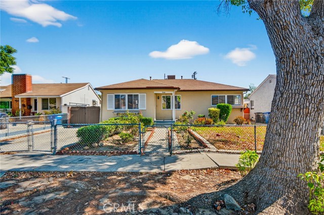 Detail Gallery Image 4 of 38 For 7046 Murietta, Van Nuys,  CA 91405 - 4 Beds | 2 Baths