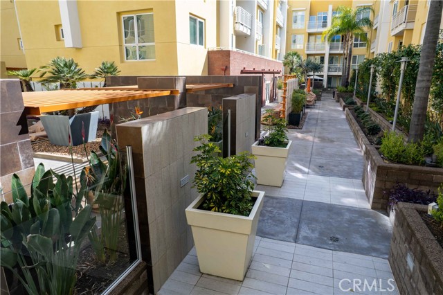 Detail Gallery Image 52 of 64 For 21301 Erwin St #237,  Woodland Hills,  CA 91367 - 2 Beds | 2 Baths