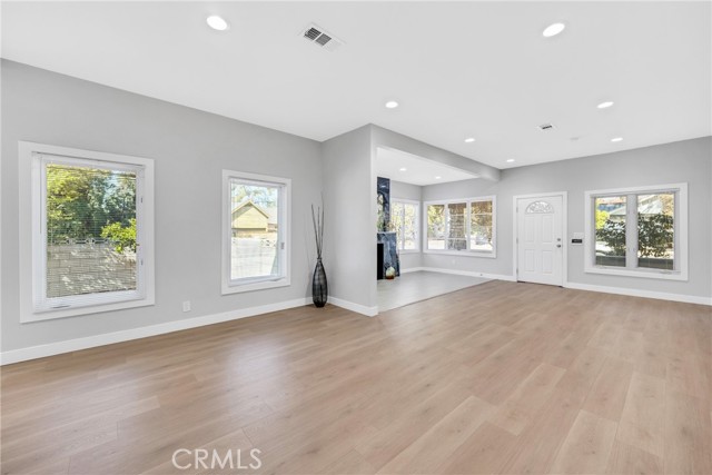 Detail Gallery Image 9 of 48 For 404 E Kingsley Ave, Pomona,  CA 91767 - 5 Beds | 3 Baths