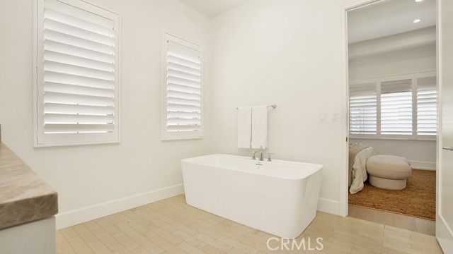 218 Coal Mine, Irvine CA: https://media.crmls.org/medias/b4f7c49a-b3d2-43ec-97b9-1686cfcd6189.jpg