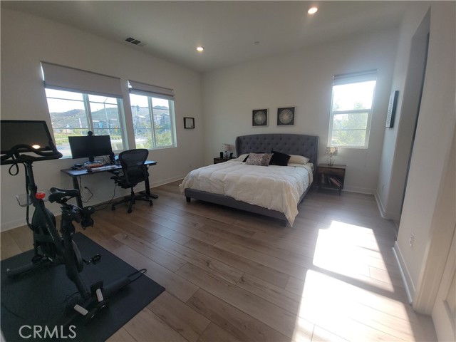 Detail Gallery Image 16 of 39 For 27078 Painted Sky Way, Valencia,  CA 91381 - 3 Beds | 2/1 Baths