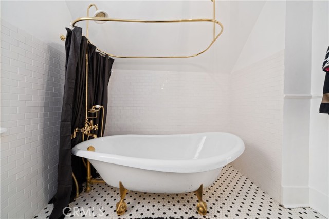 Detail Gallery Image 24 of 32 For 1148 Chestnut Ave, Long Beach,  CA 90813 - 4 Beds | 2 Baths