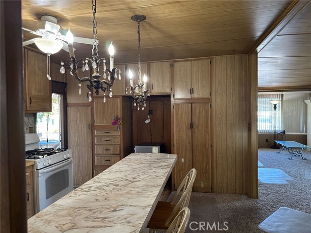 9080 Bloomfield Ave Avenue, Cypress CA: https://media.crmls.org/medias/b4f853a3-9efb-4818-8ced-6fea1b1128a9.jpg