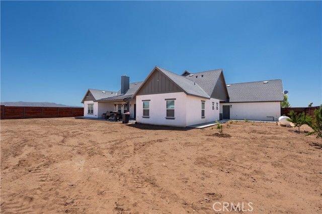 23670 Shirwaun, Apple Valley CA: https://media.crmls.org/medias/b4f889e5-382e-44c0-8077-141d3bc307c4.jpg