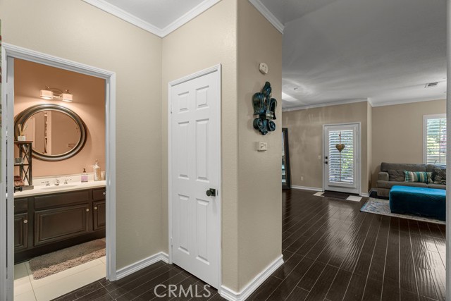 Detail Gallery Image 8 of 34 For 1360 Ashton Park Ln, Newbury Park,  CA 91320 - 3 Beds | 2/1 Baths