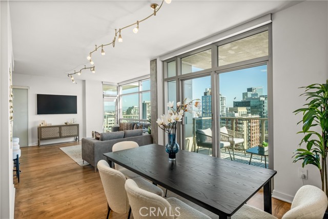 Detail Gallery Image 4 of 31 For 800 the Mark Ln #1806,  San Diego,  CA 92101 - 1 Beds | 1/1 Baths