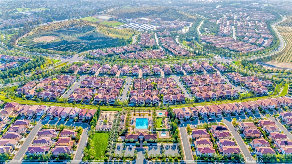 https://media.crmls.org/medias/b4fa7db0-4a08-4e63-8f9a-025460623f6d.jpg?preset=X-Large