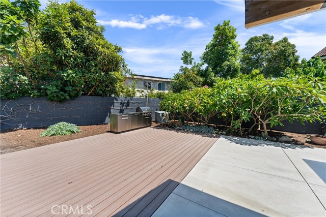 201 W Harvey Avenue, Santa Ana CA: https://media.crmls.org/medias/b4fb0a54-c835-48fa-8561-590bbc0d1180.jpg