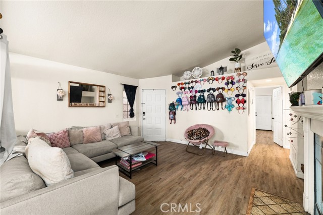 Detail Gallery Image 8 of 31 For 11355 Larchwood, Fontana,  CA 92337 - 3 Beds | 2 Baths