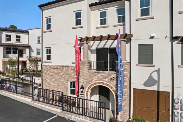 Detail Gallery Image 25 of 26 For 9831 La Serna Dr #1,  Whittier,  CA 90605 - 3 Beds | 3 Baths