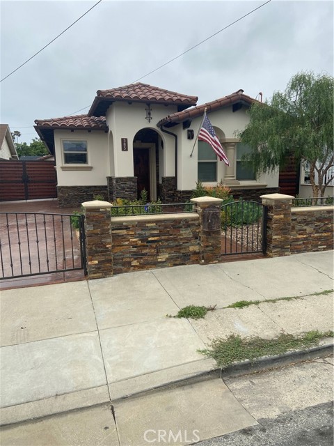 385 W 19th Street, San Pedro CA: https://media.crmls.org/medias/b4fc5e7e-48bf-457b-b57e-e9642ad151e4.jpg