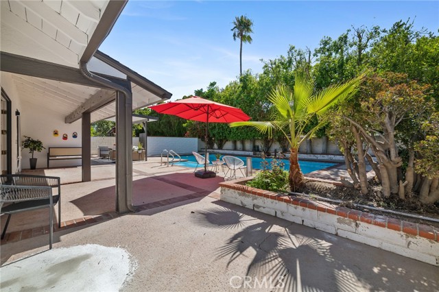 10217 Lemona Avenue, Mission Hills (San Fernando) CA: https://media.crmls.org/medias/b4fcf4ed-386f-4c49-b557-c4b03b31947e.jpg