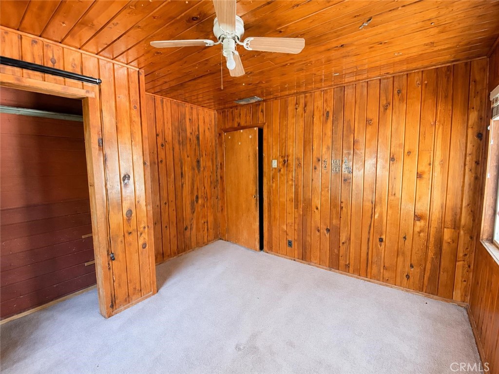 https://media.crmls.org/medias/b4fd3fdd-1fe8-4894-9da0-a8456a41a80b.jpg?preset=X-Large
