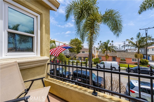 Detail Gallery Image 32 of 53 For 113 5th St, Seal Beach,  CA 90740 - 4 Beds | 3/1 Baths