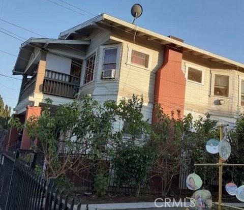 1038 W 21st Street, Los Angeles CA: https://media.crmls.org/medias/b4fe9837-c3a0-460c-8805-f5518ec6f5b5.jpg