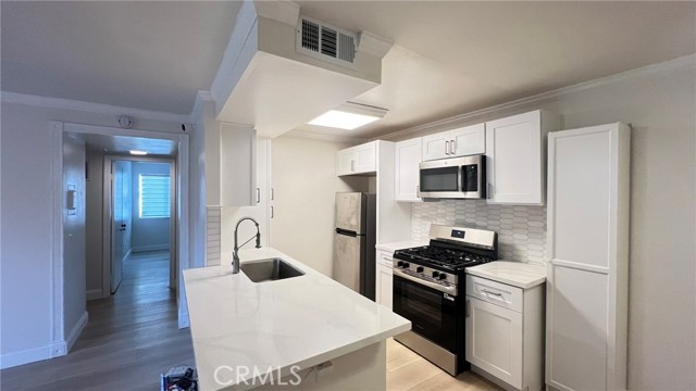 Detail Gallery Image 6 of 16 For 26200 Redlands, Redlands,  CA 92373 - 2 Beds | 2 Baths