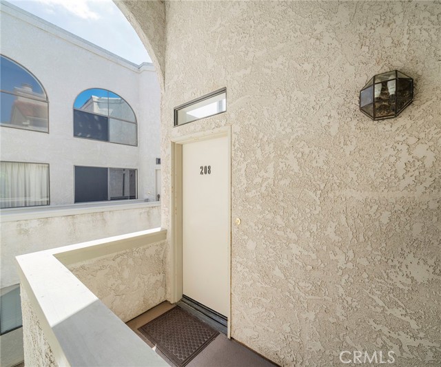 17202 Corbina Lane, Huntington Beach CA: https://media.crmls.org/medias/b5013b08-c6e5-45ab-b05c-913a45de4e07.jpg