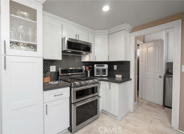 Detail Gallery Image 17 of 69 For 5481 Peacock, Riverside,  CA 92505 - 5 Beds | 2 Baths