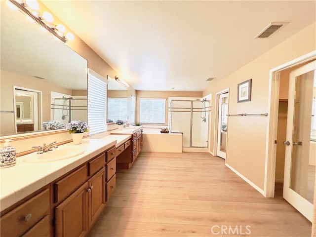 17231 Greentree Drive, Riverside CA: https://media.crmls.org/medias/b501b2ed-5d9e-4320-a932-4c911ff10239.jpg