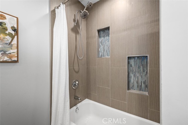 4513 E Cervato Street, Long Beach CA: https://media.crmls.org/medias/b5020091-2441-4ffb-8b4d-69271081e30c.jpg