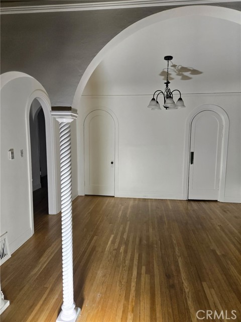 Detail Gallery Image 10 of 27 For 1731 Winona, Hollywood,  CA 90027 - 2 Beds | 1 Baths