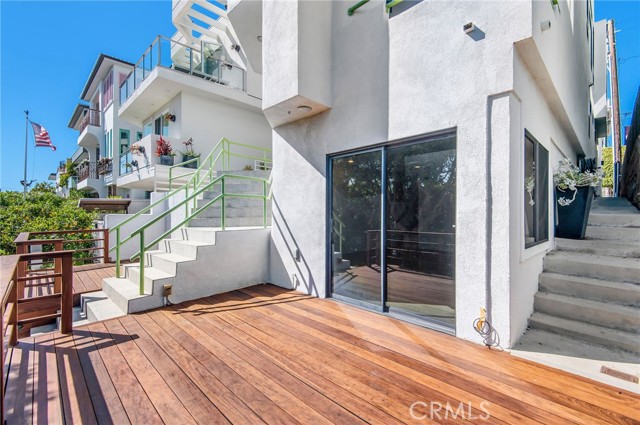 469 26th Street, Manhattan Beach, California 90266, 4 Bedrooms Bedrooms, ,2 BathroomsBathrooms,Residential,Sold,26th Street,SB24050085