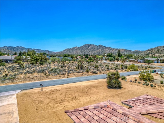 Detail Gallery Image 4 of 74 For 58598 Santa Maria Dr, Yucca Valley,  CA 92284 - 4 Beds | 3 Baths