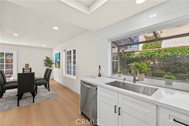 22557 Fenwall Drive, Saugus CA: https://media.crmls.org/medias/b5034e55-7de1-4788-8a7c-b38057e41c32.jpg
