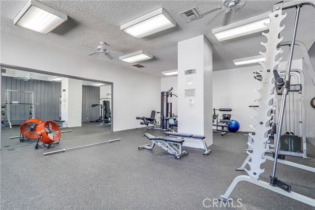 5585 E Pacific Coast, Long Beach CA: https://media.crmls.org/medias/b503a04b-5e27-466d-8f59-ae2275230a31.jpg