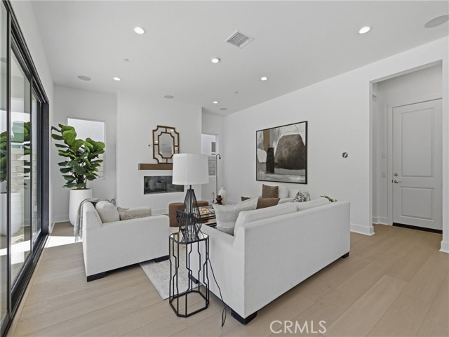 27627 Juniper Lane, Valencia CA: https://media.crmls.org/medias/b503e72b-13bd-4b31-8bf8-0a24fbe8cd77.jpg