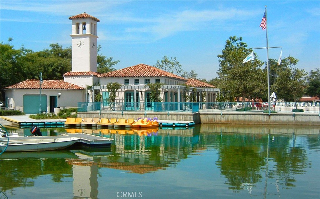 https://media.crmls.org/medias/b503efc4-db91-45f9-9eae-4a53680cc7e9.jpg?preset=X-Large