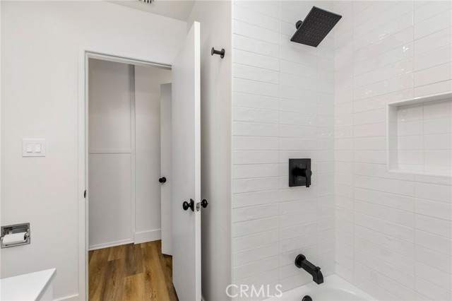 Detail Gallery Image 12 of 34 For 16642 Los Alimos St, Granada Hills,  CA 91344 - 4 Beds | 2/1 Baths