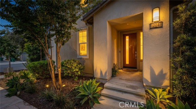 Detail Gallery Image 3 of 27 For 204 Keeper, Irvine,  CA 92618 - 4 Beds | 3/1 Baths