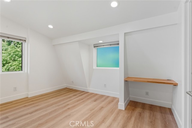 Detail Gallery Image 24 of 39 For 6200 Woodlake Ave, Woodland Hills,  CA 91367 - 3 Beds | 2 Baths