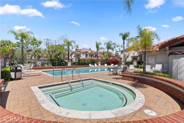 8 Geranium, Rancho Santa Margarita CA: https://media.crmls.org/medias/b504a2d6-93a1-4df5-b013-69832751f842.jpg