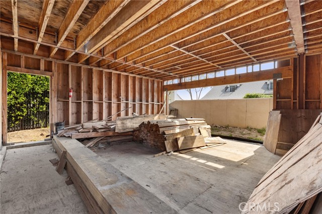 Detail Gallery Image 14 of 29 For 2453 Creston Way, Los Angeles,  CA 90068 - 5 Beds | 3/1 Baths