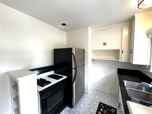 1009 9th Street, Santa Monica CA: https://media.crmls.org/medias/b50526a6-ccdc-44e8-b83e-5f928f426c6c.jpg