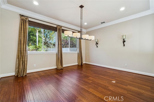 Detail Gallery Image 8 of 65 For 26511 Brooks Cir, Stevenson Ranch,  CA 91381 - 5 Beds | 3/1 Baths