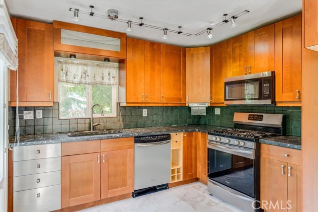 5200 Ardilla Avenue, Atascadero CA: https://media.crmls.org/medias/b506a7cc-83e5-4de0-9ef2-622320968090.jpg