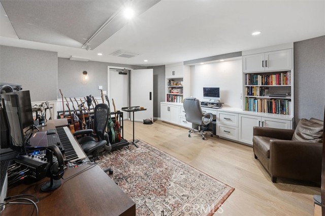 Detail Gallery Image 49 of 73 For 28933 Wagon Rd, Agoura Hills,  CA 91301 - 4 Beds | 5 Baths