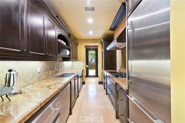 B5075320 0457 485b Bacf E59a497796c8